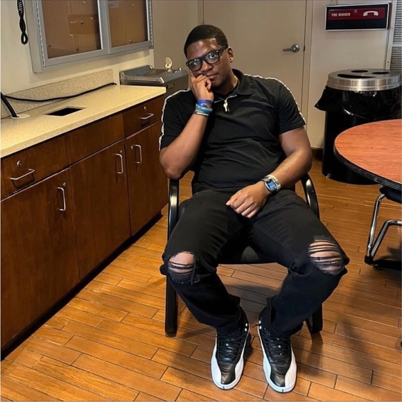 Meet your Posher, Richmond Bradshaw Jr. - Picture 3 of 16